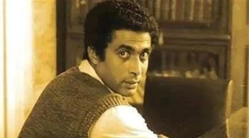 أحمد زكي.. حياة فنية مبهرة وسط حكايات عاطفية معقدة